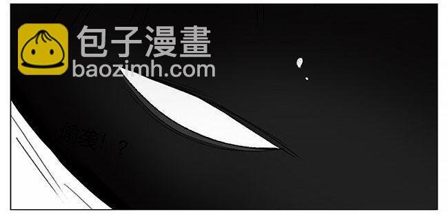 雪上的小脚印。
