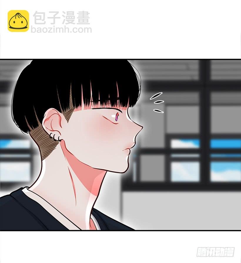 干嘛摸我手！