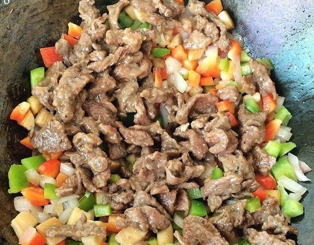 第24期 黑椒牛肉蔬菜炒饭